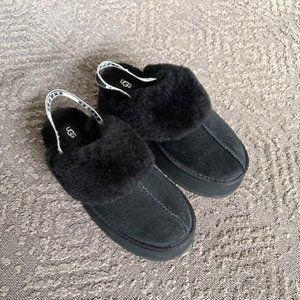 UGG Funkette Slipper Brand NEW never worn- SIZE 8 Women's